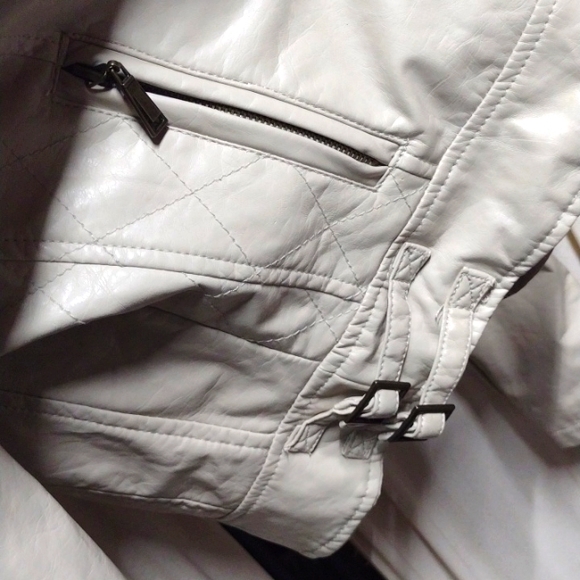 Vegan faux leather jacket size medium. (On the smaller side) - Picture 2 of 4